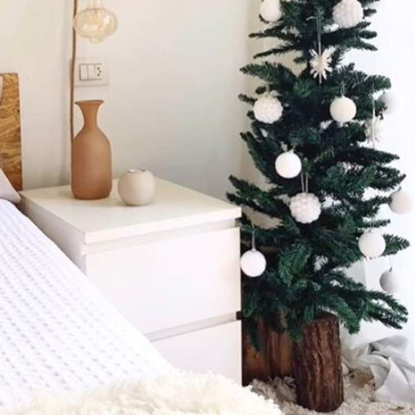 VÍDEO // De árbol normalito a árbol de Navidad bonito y original con esta sorprendente manualidad de @white.and.wood