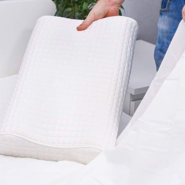Cómo limpiar una almohada de viscoelástica y eliminar las manchas y lo amarillo definitivamente // CON VÍDEO