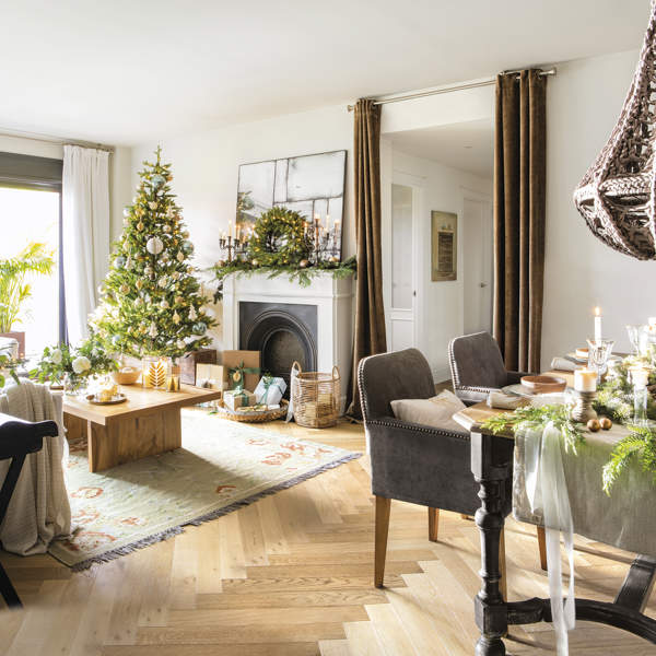 Un piso pequeño decorado con todo el encanto de la Navidad por una estilista de El Mueble