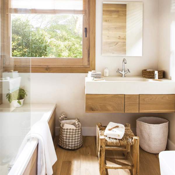 ¿Qué tiene el baño pequeño perfecto que no tiene el tuyo? 12 ideas para decorarlo con estilo y sacar su máximo partido