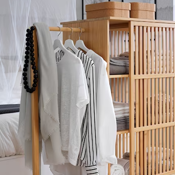 El mini mueble de IKEA multifuncional: armario, perchero, puede ser separador de ambientes y lo puedes poner en TODOS los rincones de tu casa