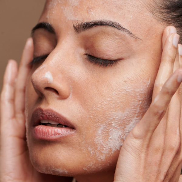 8 súper trucos naturales de limpieza facial casera que te dejarán el cutis radiante