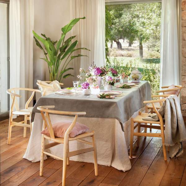 Zara Home agotará su nuevo mantel con toque andaluz y un estampado precioso: ideal para las mesas más elegantes